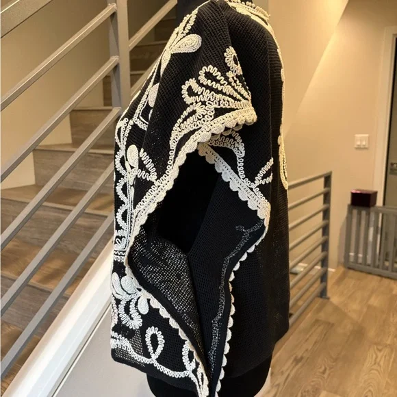 Zara Black and Cream Embroidered Blouse - Picture 6 of 11